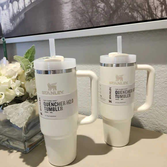 (2) NWT Stanley Cream 30 oz Flowstate Quencher H20 Tumblers - Picture 1 of 12